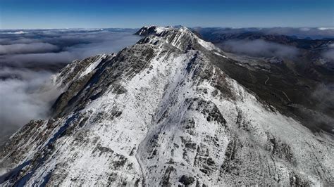 Drone shots capture the snowfall in Matroosberg and Swartberg.